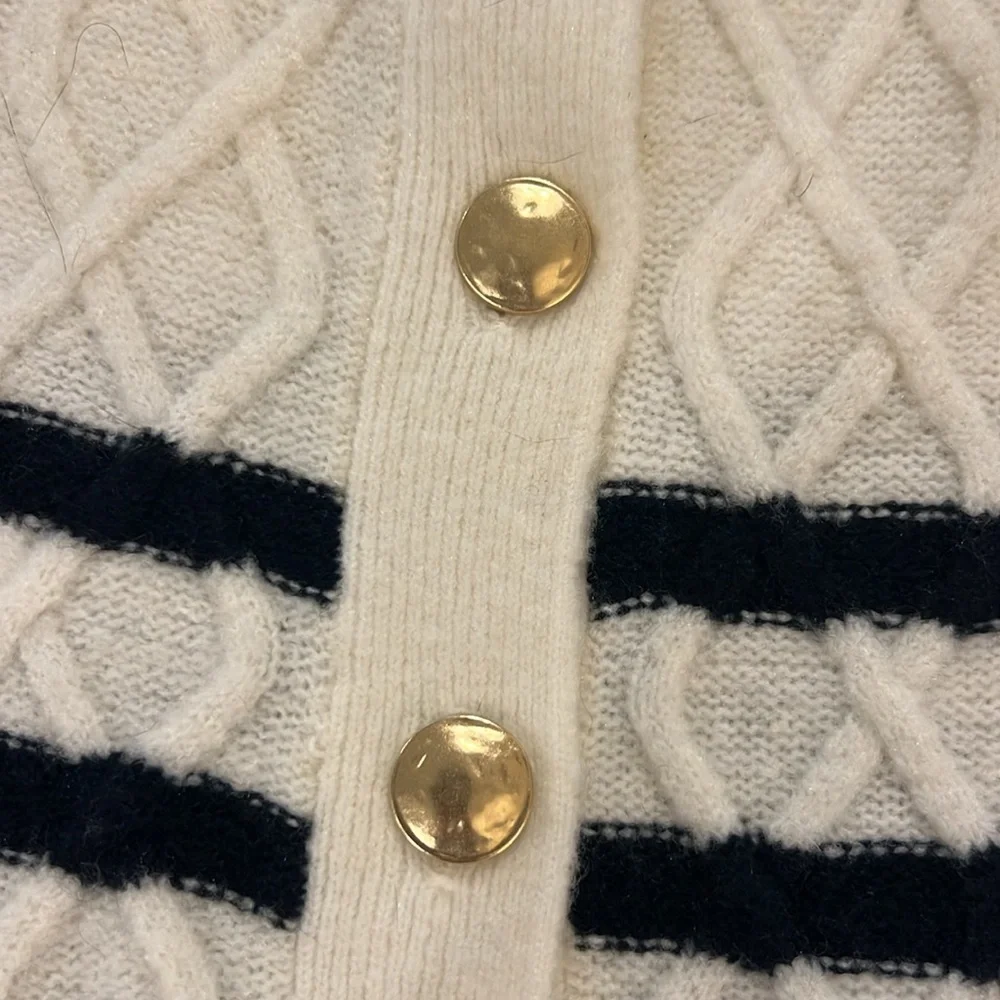 LAST CALL MAKE AN OFFER! Universal Thread Ivory and Navy Striped Cardigan - Picture 4 of 5